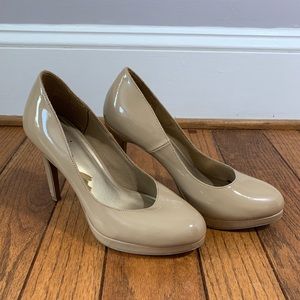 Nude Pumps